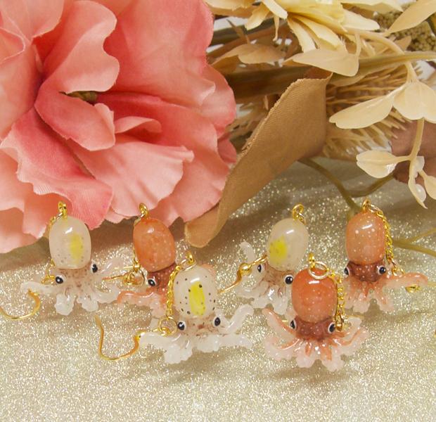 海からこんにちは♪ 小さなタコのイヤーアクセ1枚目の画像