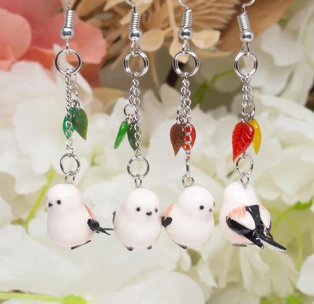 雪の妖精シマエナガのピアス・イヤリング1枚目の画像